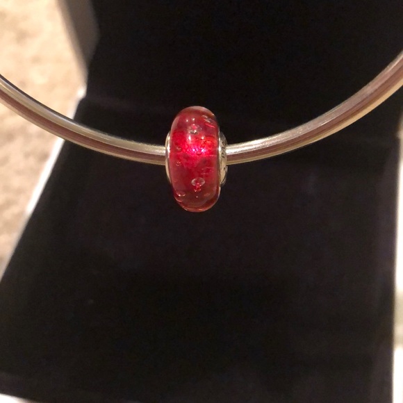 NWOT red Pandora charm - Picture 3 of 3